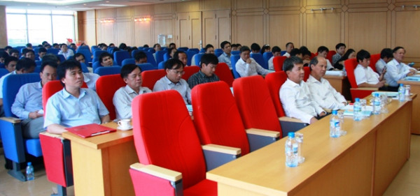 Viglacera tổ chức Hội nghị kiểm điểm đánh giá kết quả hoạt động SXKD 6 tháng đầu năm 2013